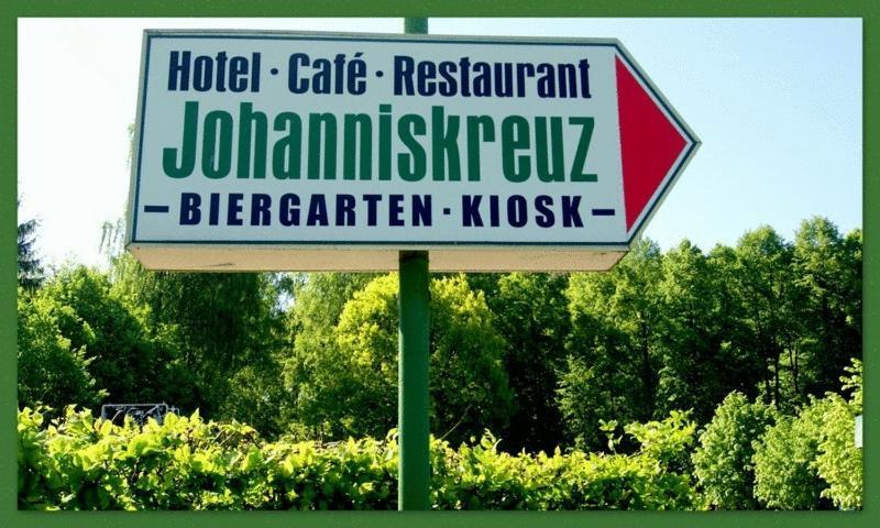 Hotel-Restaurant Johanniskreuz Trippstadt Bagian luar foto