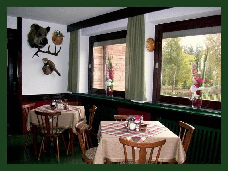 Hotel-Restaurant Johanniskreuz Trippstadt Bagian luar foto