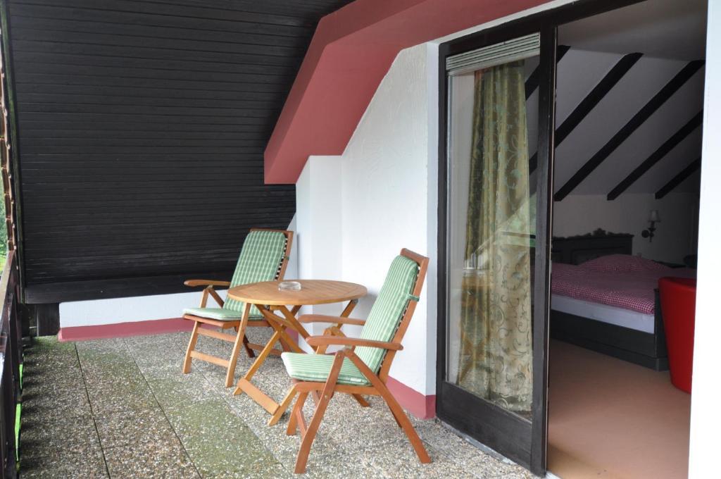 Hotel-Restaurant Johanniskreuz Trippstadt Ruang foto