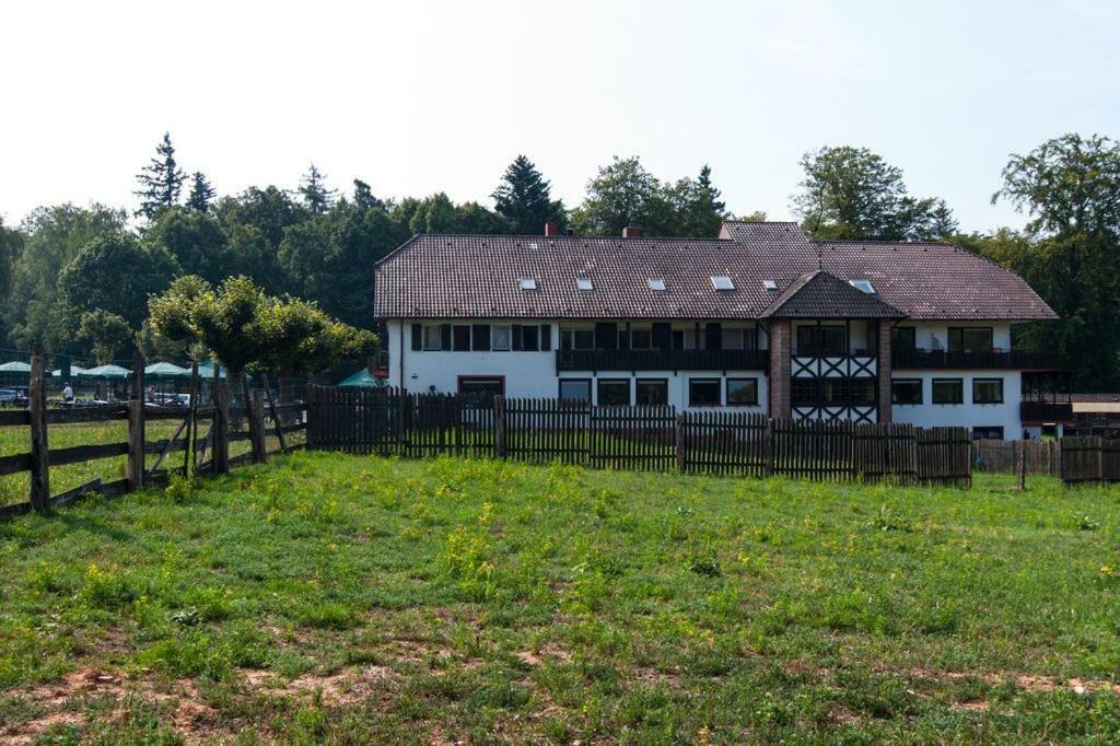 Hotel-Restaurant Johanniskreuz Trippstadt Bagian luar foto